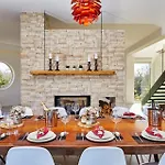 Beautiful In A Spacious Estate Villa Vodnjan